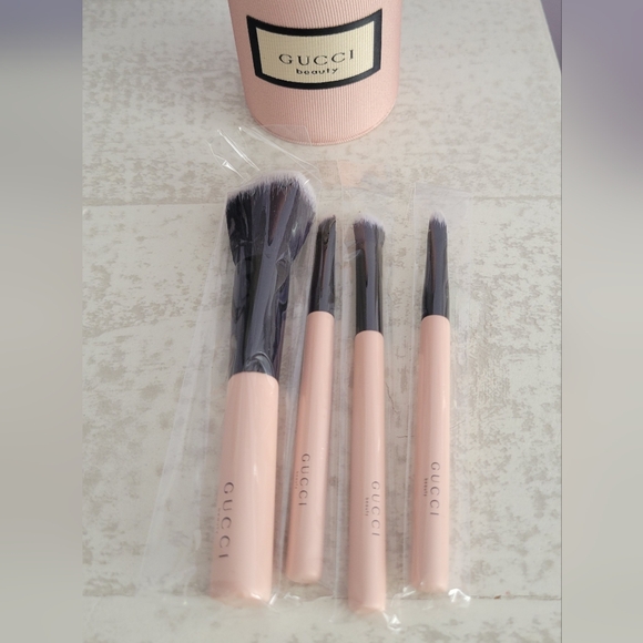 Gucci Beauty NWT Travel Makeup Brush Kit - Picture 1 of 4